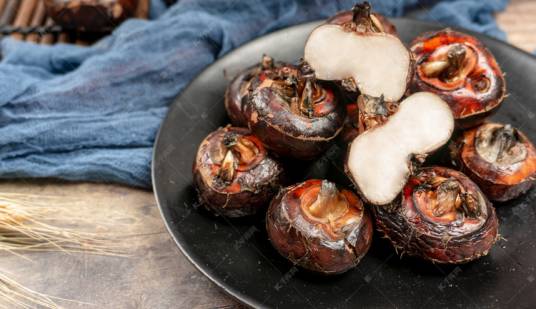 荸荠（莎草科荸荠属植物）