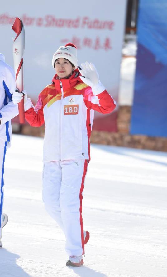 卢燕（2022年北京冬奥会火炬手）