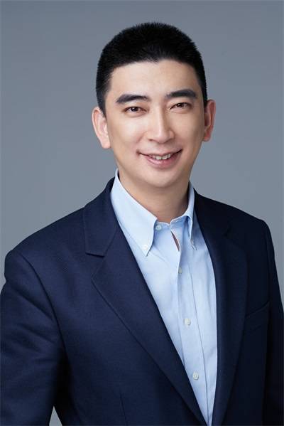 董明（云南白药集团股份有限公司董事、首席执行官、总裁）