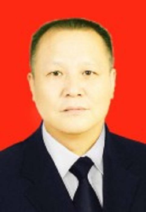 郭挺（四川省巴中市平昌县卫生健康局党组成员、副局长）