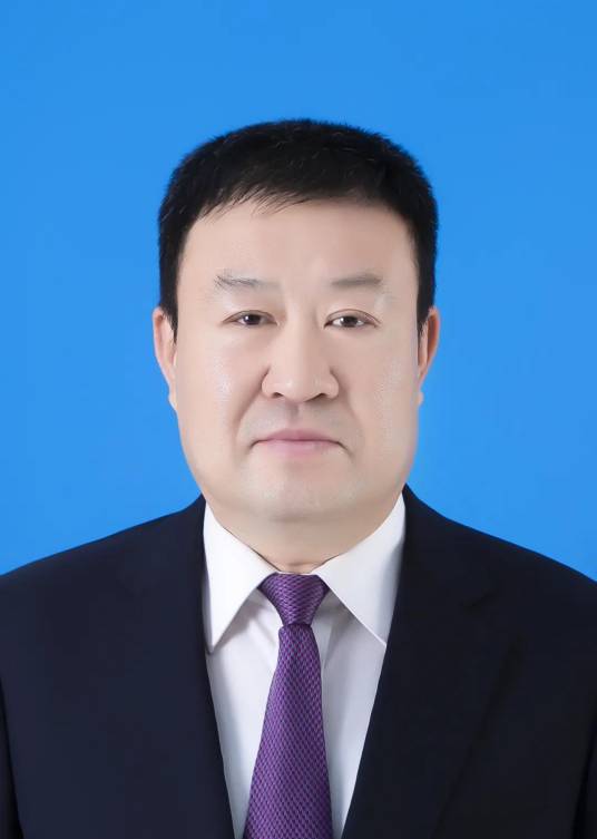 张华（内蒙古自治区赤峰市人大常委会原主任）