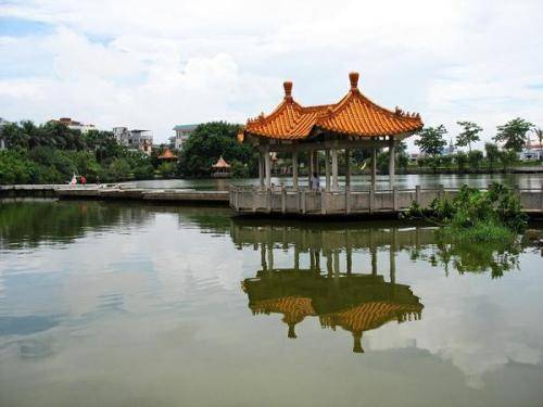 西湖（广东省湛江市国家AA级景观）