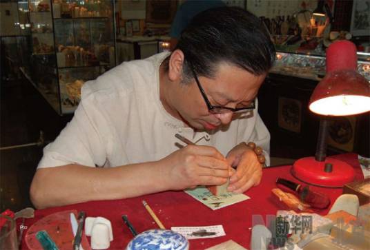 李建忠（北京奥运会会徽中国印篆刻人、中国书画院篆刻院院长）