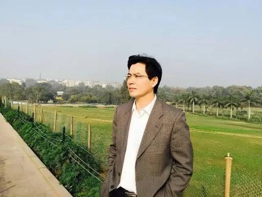 崔伟（中国书法家协会理事）