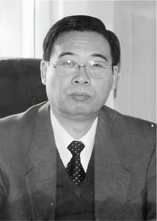 郭平（吉林省长春市电子局原副局长）