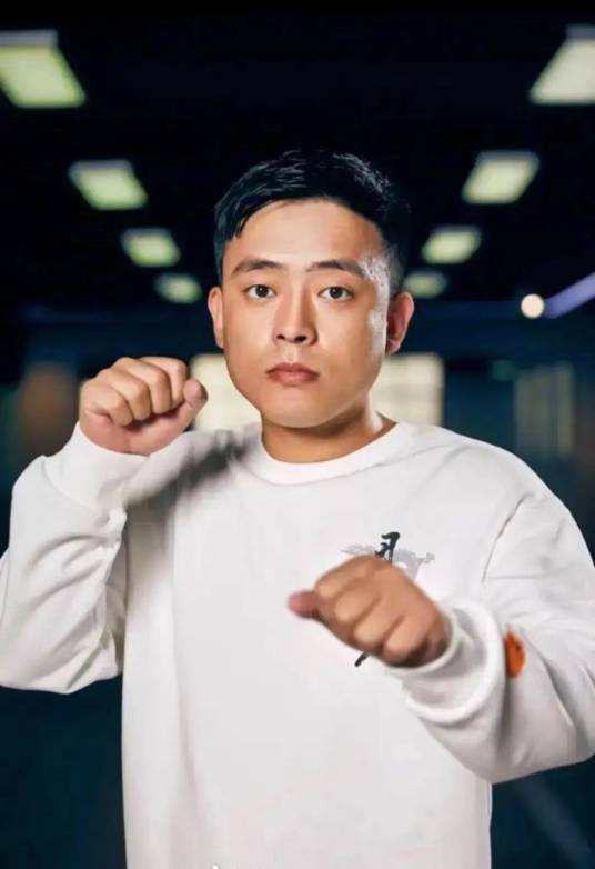 铁山靠（抖音永久封禁主播）