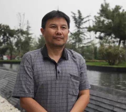 吕晓刚（中国内地男演员，北京群星表演学校常务校长）