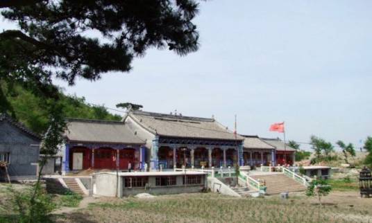 灵山寺（辽宁省朝阳县灵山寺）
