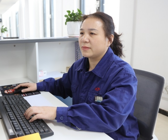 王飞（第十四届全国人大代表，淮海工业集团有限公司淮海研究院制导弹药总体部主任设计师）