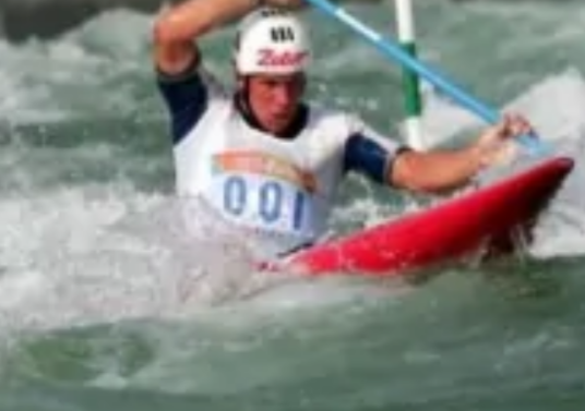 男子单人划艇(C1)1000米