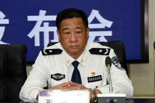 邓启元（湖南省邵阳市公安局原党委委员、副局长）