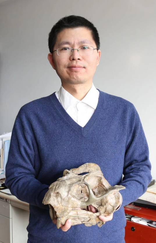 刘俊（中国科学院古脊椎动物与古人类研究所党委书记、副所长）