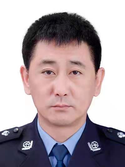 李国辉（黑龙江省佳木斯市桦川县人民政府党组成员、副县长，县公安局党委书记、局长、四级高级警长）