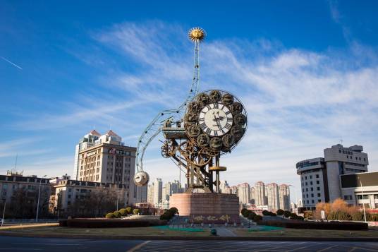 世纪钟（天津站前广场的大型标识性城雕建筑）