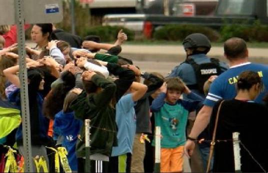 11·15科罗拉多州学校附近枪击事件