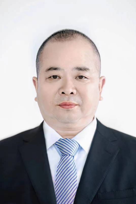 曾勇（黄冈市中心医院原院长）