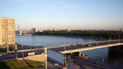 沃洛达尔斯基大桥