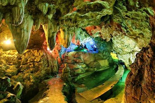 龙吟峡仙女洞风景区