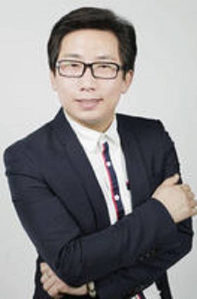 梁耀文（著名民办教育家）