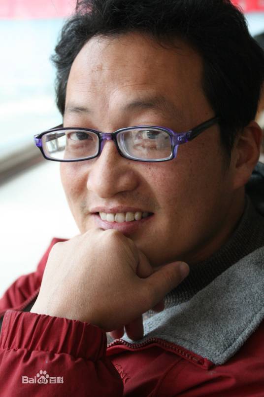 高卓(菏泽学院美术与设计学院副院长)