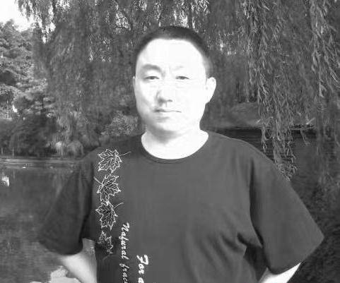 骆驼（四川省小小说学会原主席）