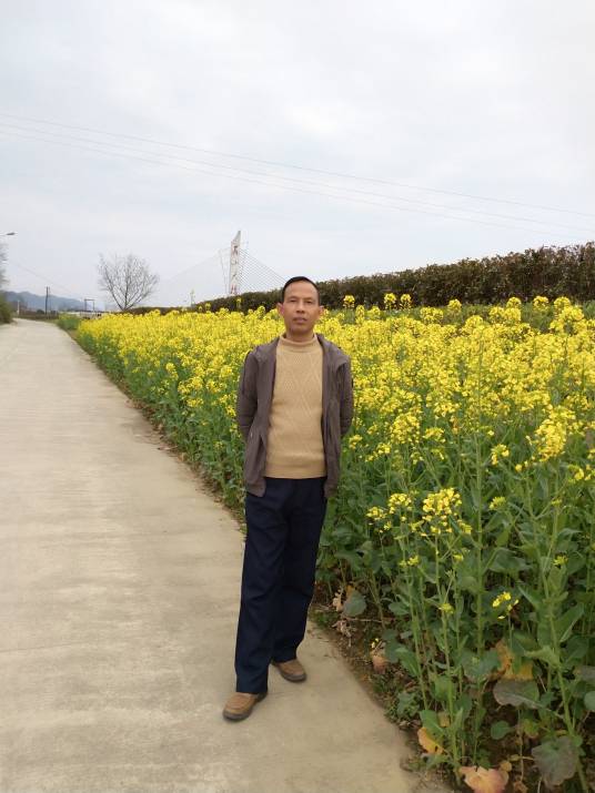 王峥（中国金融书法家协会会员）