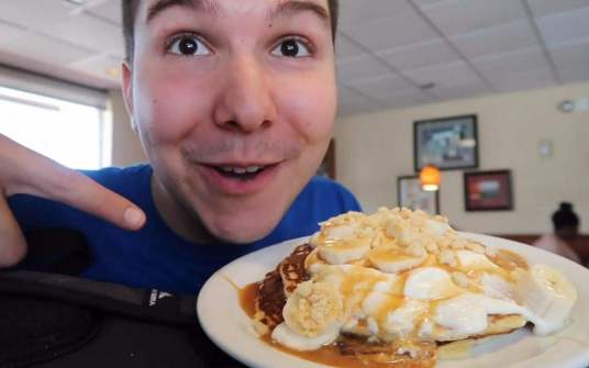 大满贯(美国连锁餐馆Denny's制作的早餐)