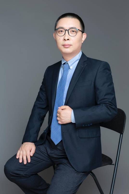 王锋（重庆大学副教授）