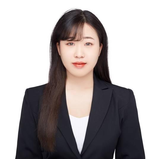 吴桐（中国美术家协会会员，大连画院国画院特聘画家）