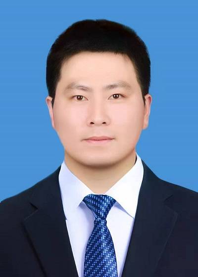 王金龙（江苏省东台市委常委、市政府常务副市长、党组副书记）