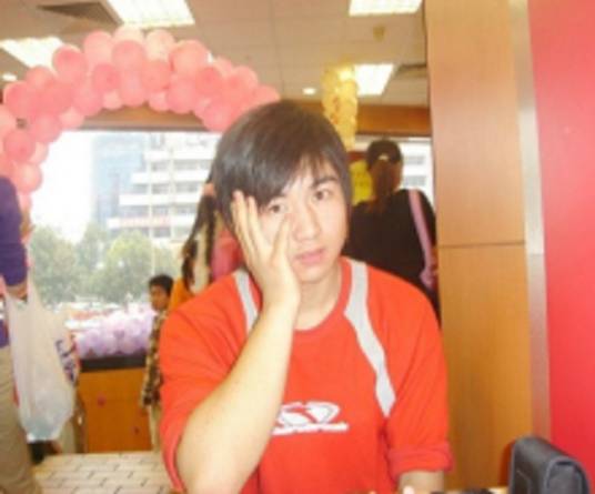 王家伦（美籍华裔歌手）