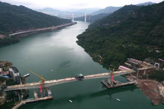 郑万高铁彭溪河特大桥