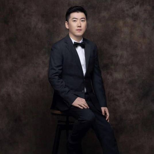 王树彬（树帜集团的创始人）