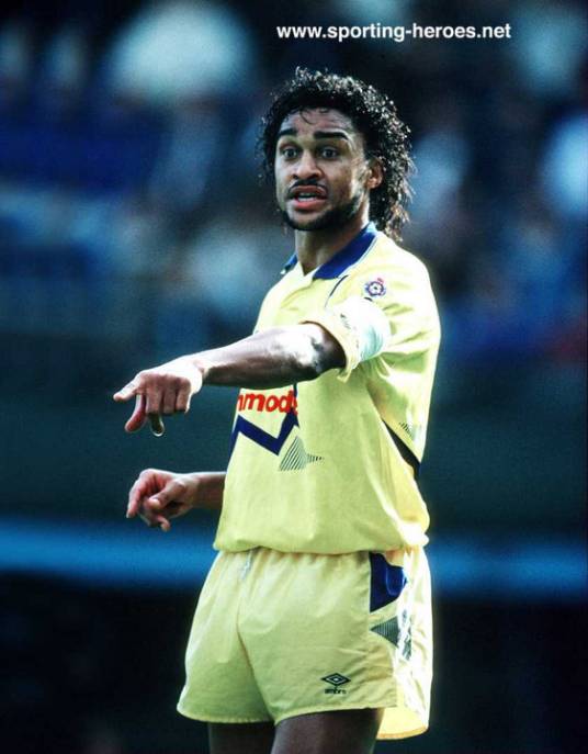 保罗·艾略特（英国足球运动员）