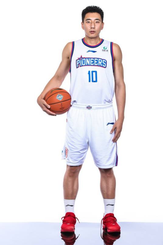 金鑫(1995年1月出生的中国篮球运动员)