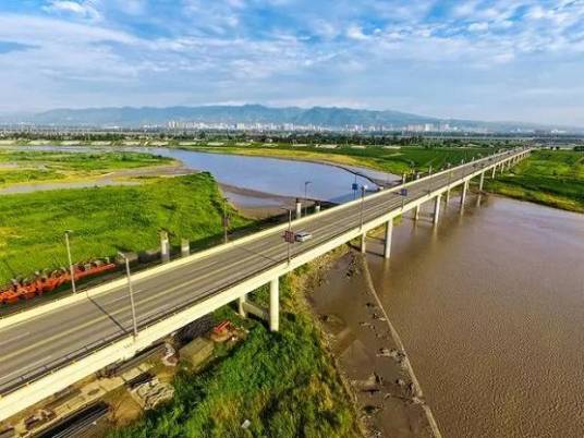 渭河特大桥(渭北工业园区与西安主城区的重要通道)