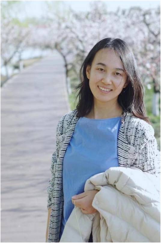 吴田田（中国科学院海洋研究所生物学硕士）