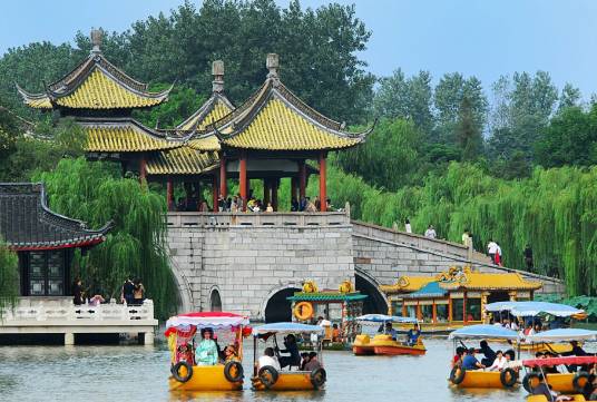 瘦西湖(江苏省扬州市境内水系、京杭大运河扬州段的支流)