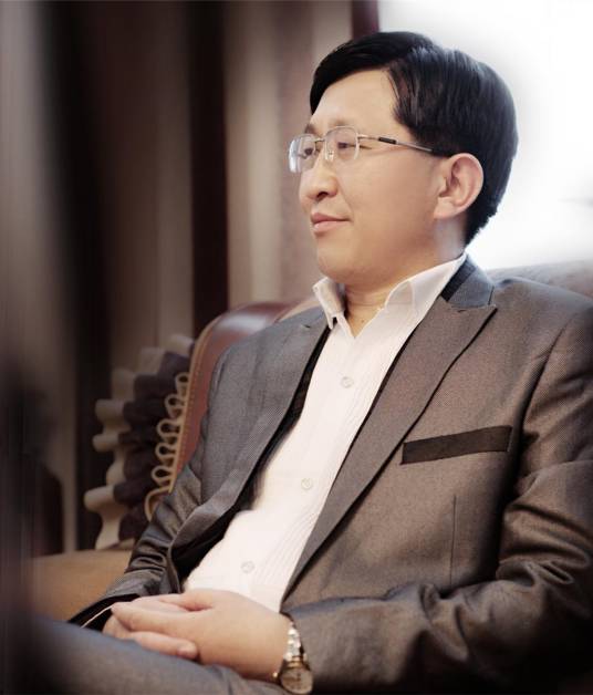 张锋(陕西投资集团有限公司原副总经理)