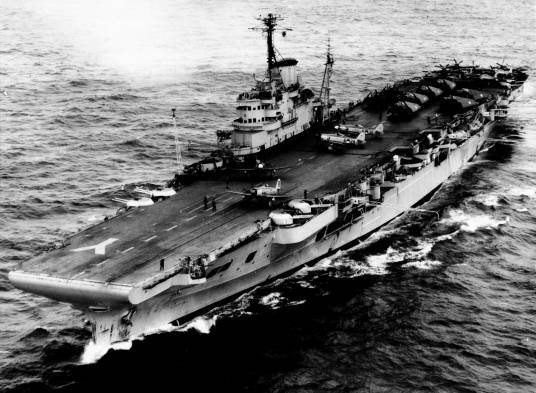 光辉号航空母舰(英国二战期间服役的航空母舰)