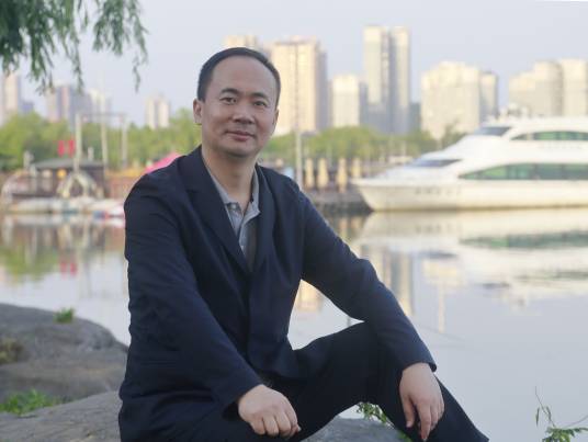 王翔(中国湖南籍艺术家)