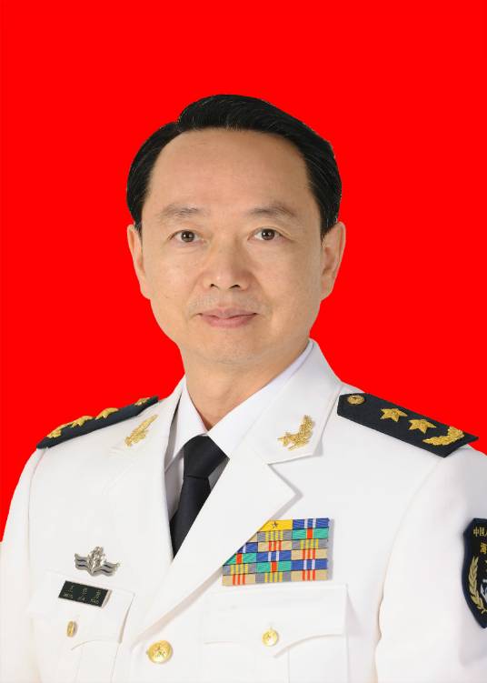 王华勇（中国人民解放军东部战区海军政委）