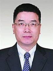 曹仲平(海南省商业学校校长、党委书记)