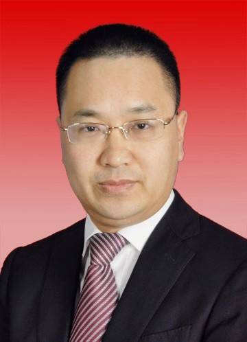 曾平(四川省泸州市人民代表大会常务委员会副主任、党组成员)