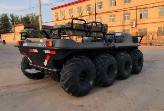 八驱水陆两栖全地形车