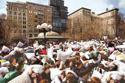 国际枕头大战日