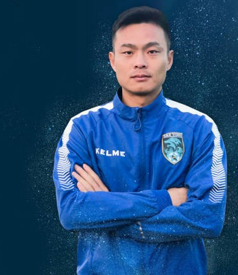 季俊(中国足球教练员)