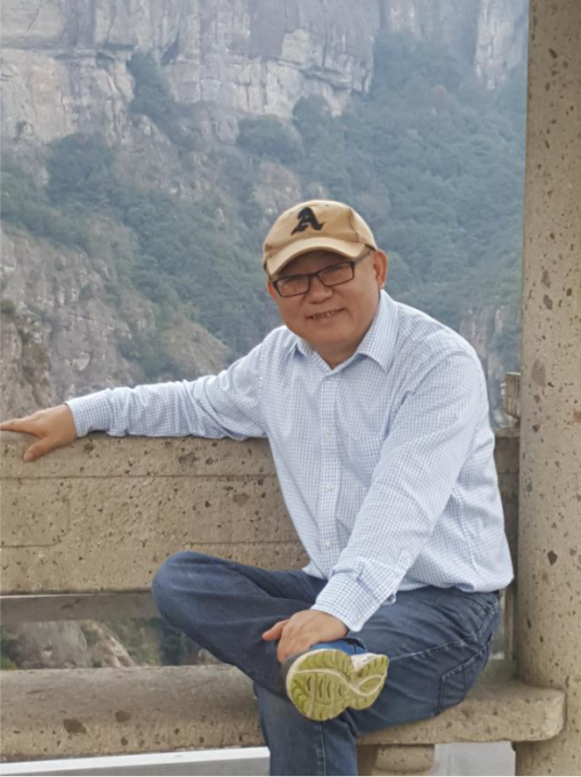 孙炜（艺术媒体人、作家）