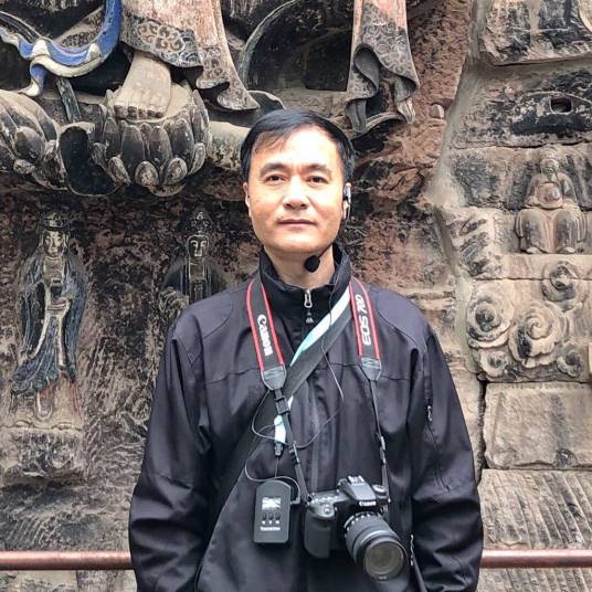 常青(四川大学艺术学院教授)