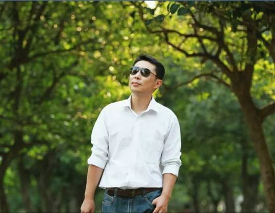 李峰(中国美术家协会会员、画家、艺术家)